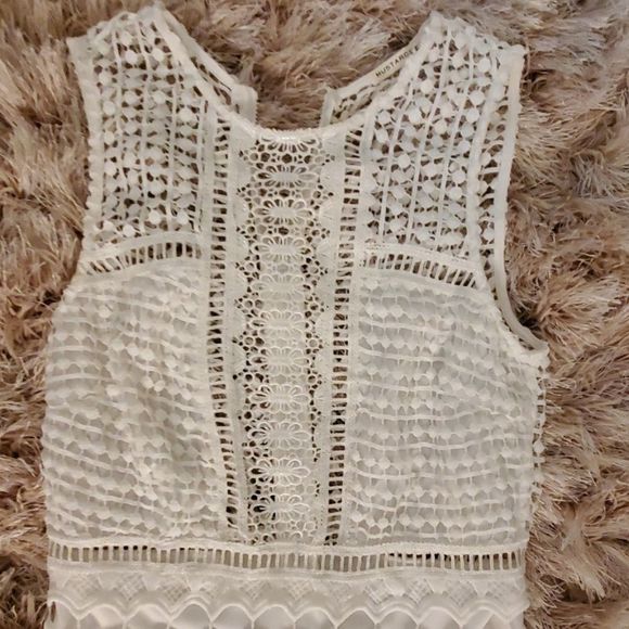 White dress size small - Picture 4 of 4